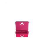 max. 56 cm/22 inches) for shoulder or cross body carry•Plexiglass handle for hand carry•Transforming signature LV Twist lock•Inside flat pocket with removable mirror•Large inside pocketMore Information