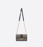 sans-serif; background-color: #f6f6f6;">The East-West bag with chain enhances the 30 Montaigne line with a timeless and elegant design. The handbag is crafted in blue jacquard and highlights the House's hallmark Dior Oblique motif. The flap has an antique gold-finish metal CD clasp