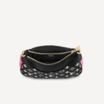 worn effortlessly on the elbow