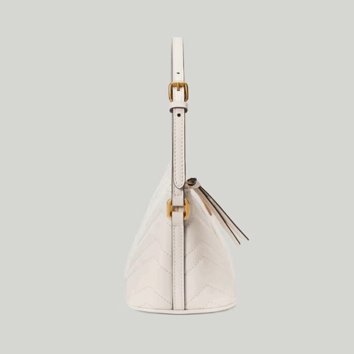matching Gucci's contemporary vision. Presented here in white leather