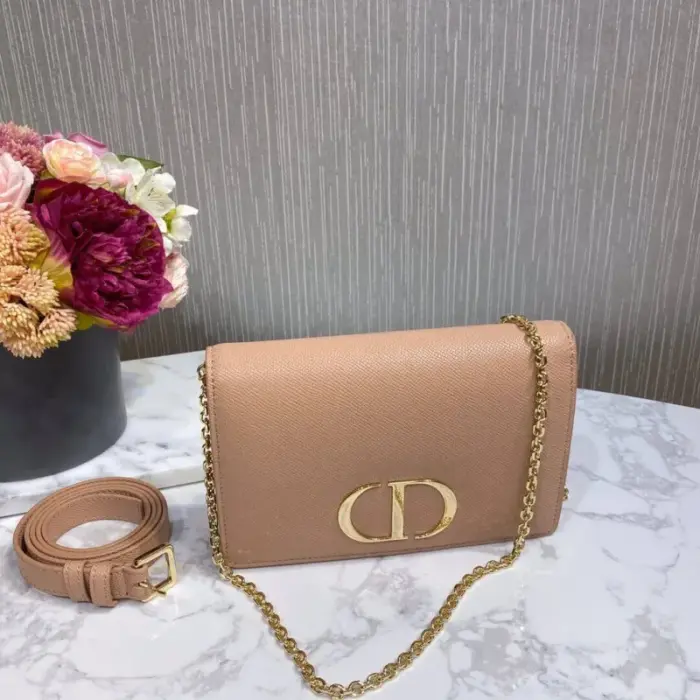embodying the signature look of the prestigious 30 Montaigne collection.Boasting a practical interior