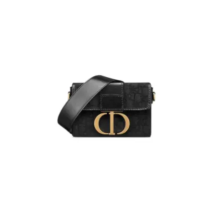 Introducing the stunning Christian Dior 30 Montaigne Box Bag in the Oblique Jacquard print. This exquisite handbag