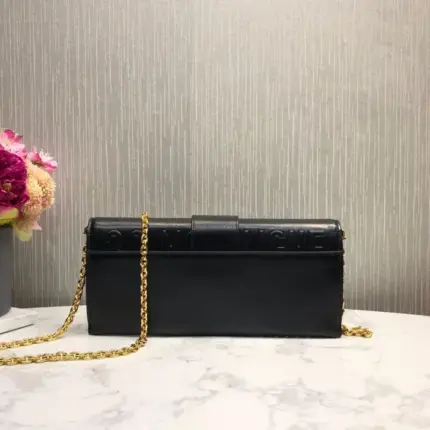 making it the perfect size for any occasion.Crafted from smooth calfskin leather