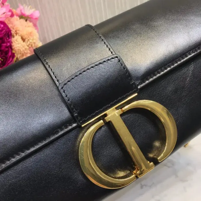 as it can be carried in the hand