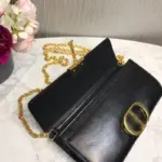 or across the body. Its sleek and timeless design makes it a must-have accessory for any fashion-forward individual.Elevate your style with the Christian Dior 30 Montaigne Calfskin Clutch Chain Bag M9206. Get your hands on this iconic piece from the reputable Dior brand and experience luxury like never before.