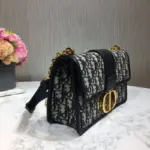the embossed ’30 Montaigne’ signature can be found on the back.Inside