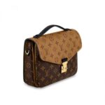 •3 interior compartments