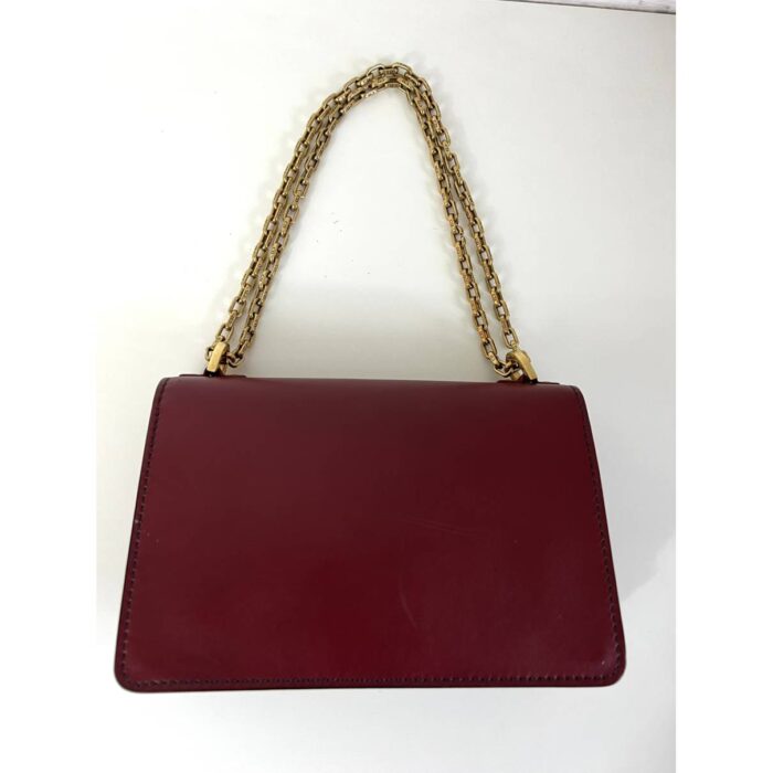 used twice. It can be carried on the shoulder