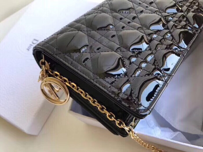 sans-serif; font-size: 12px; background-color: #ffffff;">- 100% patent leather