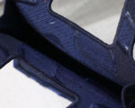 sans-serif; font-size: 12px; background-color: #ffffff;">- Camouflage canvas