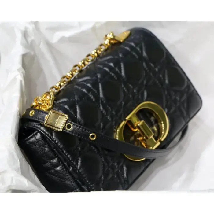 making it perfect for any occasion.Key features of the bag include a flap closure with the ‘CD’ twist clasp