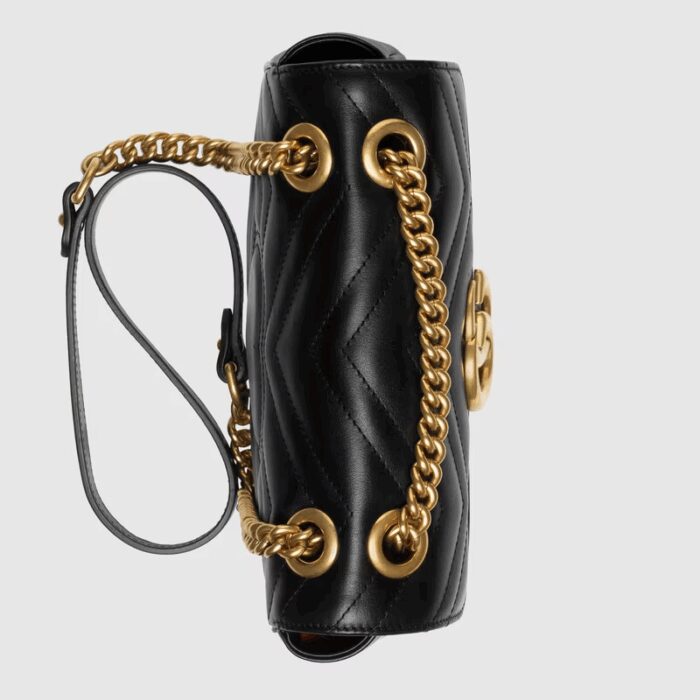sans-serif; font-size: 12px; vertical-align: baseline; color: #4b4b4b; background-color: #ffffff;">The small GG Marmont flap bag has a softly structured shape and an flap closure with Double G hardware. The sliding chain strap can be worn multiple ways