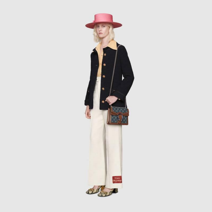 is a powerful addition to the Epilogue collection. The handbag continues the brand's design concept of using new methods to interpret classic elements