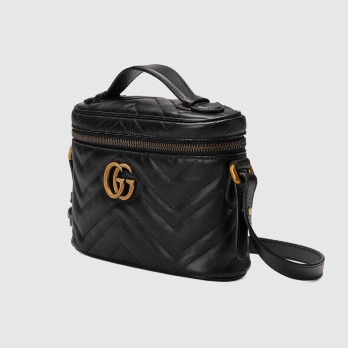 sans-serif; font-size: 16px; background-color: #ffffff;">Gucci's "Aria-Fashion Aria" series continues to boldly explore the brand's classic symbols. A member of Gucci's darling selection of bags