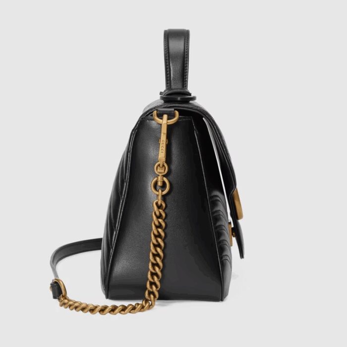 sans-serif; font-size: 12px; vertical-align: baseline; color: #4b4b4b; background-color: #ffffff;">The small GG Marmont top handle bag has a softly structured shape and an oversized flap closure with Double G hardware. Made in matelassé chevron leather with a heart on the back.