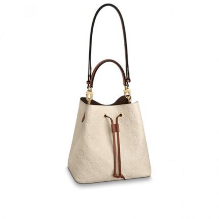 Embossed Monogram Empreinte leather brings a sophisticated feel to the NéoNoé MM bucket bag with its leather drawstring and gold-color eyelets. The body-friendly design and light-weight construction mean it’s comfortable to carry