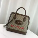 making it the perfect size for everyday use.The Gucci 1955 Horsebit top-handle bag belongs to the iconic collection bearing its name. Inspired by a bag created over six decades ago