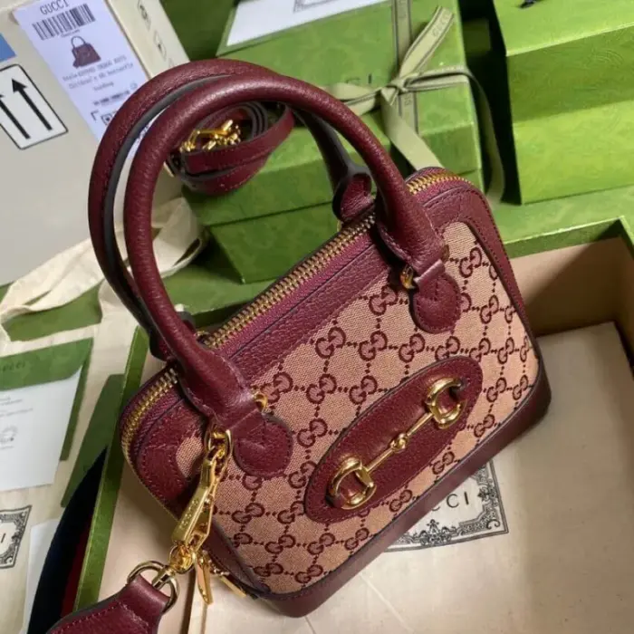 the Gucci Horsebit 1955 GG Mini Bag is a practical choice for your everyday needs. It effortlessly combines fashion and functionality