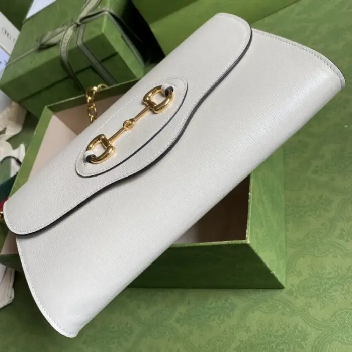 this bag boasts the signature Horsebit hardware