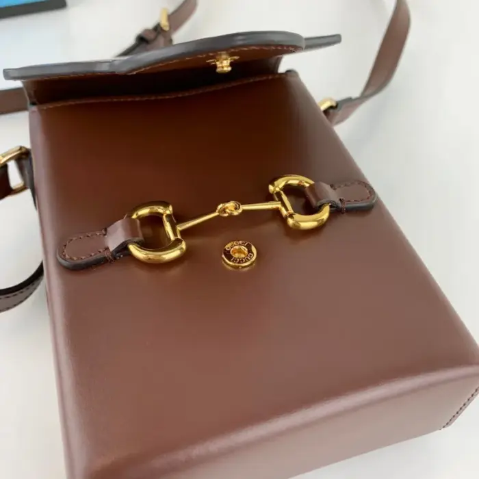 reducing the environmental footprint compared to traditional methods.The Horsebit detail on the front adds a touch of sophistication and serves as a reminder of Gucci’s rich heritage.Carry the bag with ease using the adjustable leather strap
