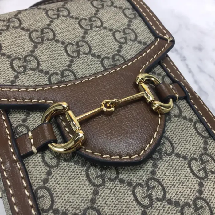 one external pocket