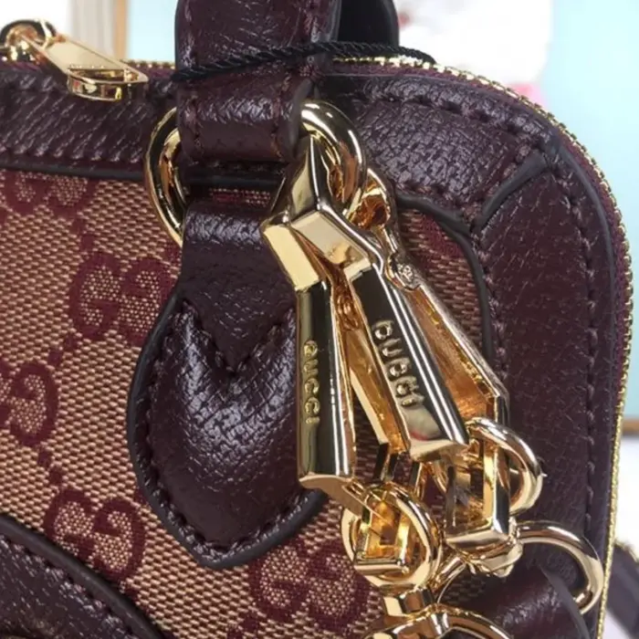 the Horsebit 1955 collection seamlessly combines timeless elements with a modern twist. The signature Horsebit