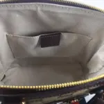 reducing the bag’s environmental footprint compared to traditional methods.Inside the bag