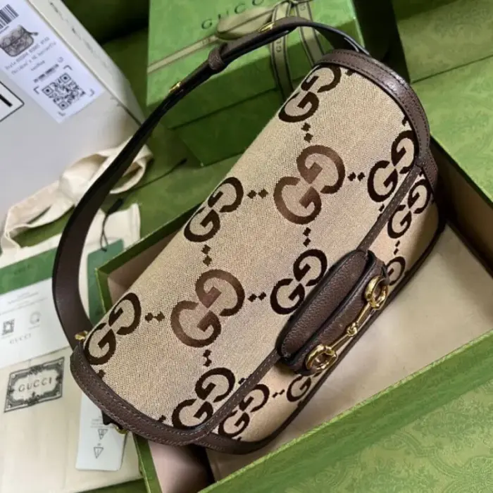 the bag features the iconic horsebit detail