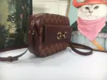 which is a signature characteristic of Gucci.Inside the bag