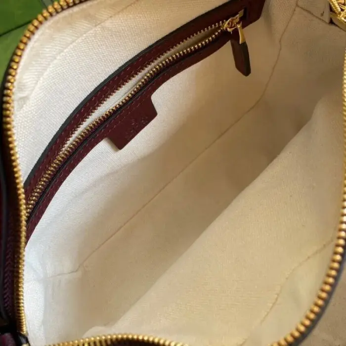 while a front pocket provides additional storage space.Practicality meets style as this bag can accommodate a cell phone measuring up to 3.1 inches in width