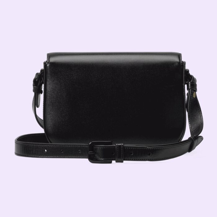 has been established as one of the most distinctive elements among the House symbols borrowed from the equestrian world. Presented on a small flap shoulder bag