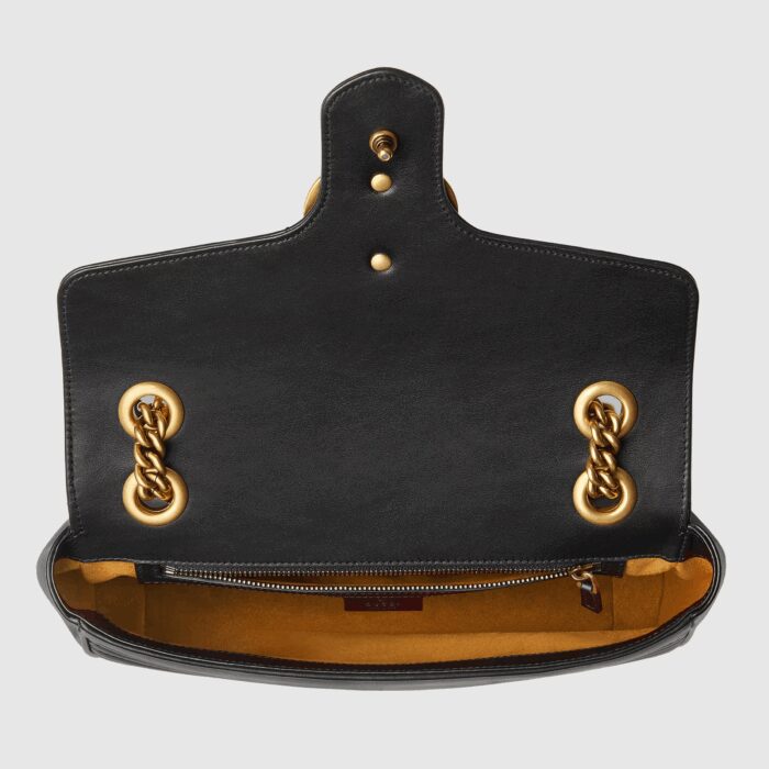 sans-serif; font-size: 12px; vertical-align: baseline; color: #4b4b4b; background-color: #ffffff;">The small GG Marmont camera bag has a softly structured shape and a flap closure with Double G hardware. The sliding chain strap can be worn multiple ways