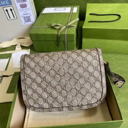 a true epitome of style and sophistication. This mesmerizing shoulder bag is crafted with precision and features the following details that are bound to make a fashion statement.The bag showcases a captivating combination of beige/ebony GG Supreme canvas