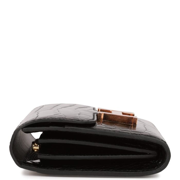 two main compartments divided by zipper compartment