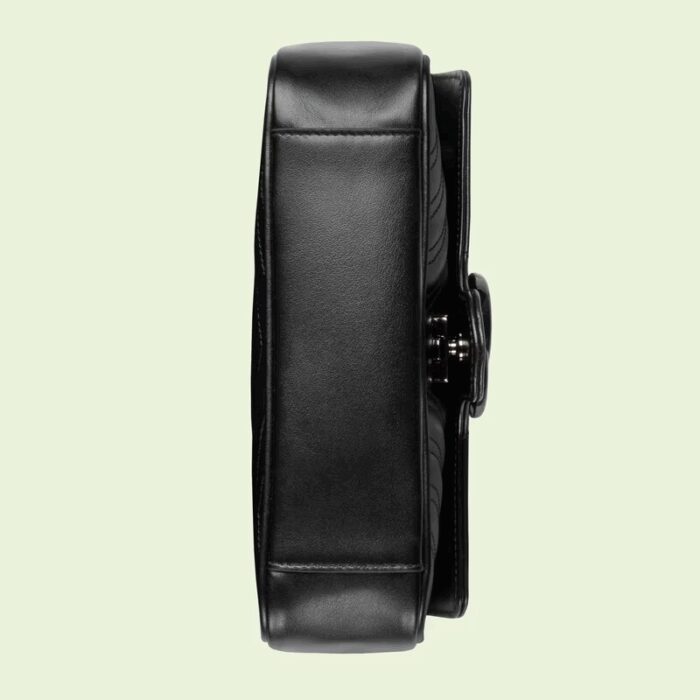 changing between a shoulder and a top handle bag. Made in matelassé chevron leather