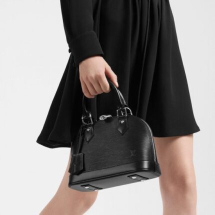 introduced in 1934. This model is crafted from emblematic Epi leather
