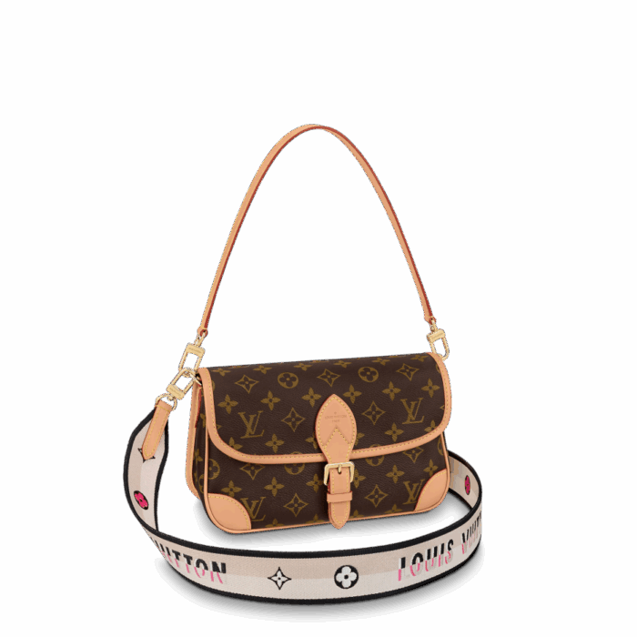 The Deanne NM PM is a reinterpretation of a classic model from the 1990s in Monogram canvas. Vintage-inspired details such as leather corners and archive-inspired buckles are combined with the modern functionality of pockets and a roomy interior