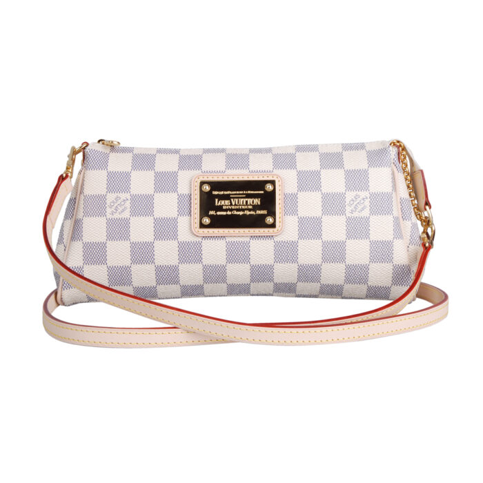 25 x 13 x 4 cm (Length x height x width ) •Leather strap •Zip for secure closing •Textile lining •Leather trimmings •Golden color metallic pieces •Golden color Louis Vuitton Inventeur plateMore Information