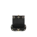 24 x 14 x 9 cm (width x height x gusset)