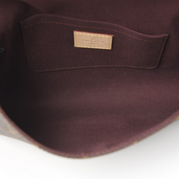 - Type: Shoulder Bags