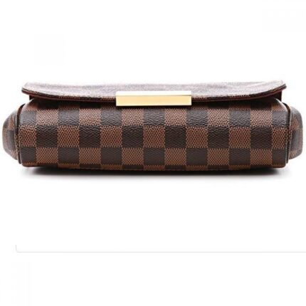 cross•body or hand carry options •Removable leather strap •Secure magnetic closure concealed within engraved Louis Vuitton signature plate •Chocolate smooth leather trim •Golden color metallic pieces •Interior flat pocketMore Information
