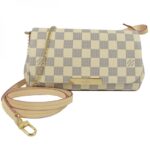 feminine shape makes it ideal for all occasions.