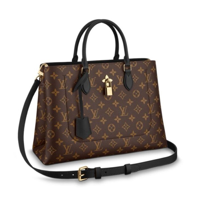 13.4 x 9.5 x 5.1 inches•Monogram coated canvas•Smooth calf leather trim•Microfiber lining•Golden color metallic pieces•Adjustable
