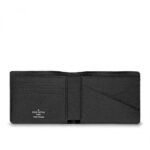 bills and receipts in an extremely compact format. It is part of the Taïga leather range