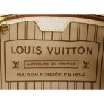the removable zippered clutch can be carried separately as a chic pochette or serve as an extra pocket. Linings in a selection of bright shades lend a pop of vivid color to the timeless Monogram canvas.