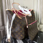 sans-serif; font-size: 12px;">Louis Vuitton celebrates the Neverfull with a new version of this iconic bag. Look inside to discover a host of refinements. The redesigned interior features a fresh textile lining and heritage details inspired by House archives. Best of all