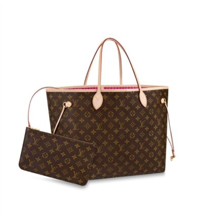The Neverfull GM tote unites timeless design with heritage details. Made from supple Monogram canvas with natural cowhide trim