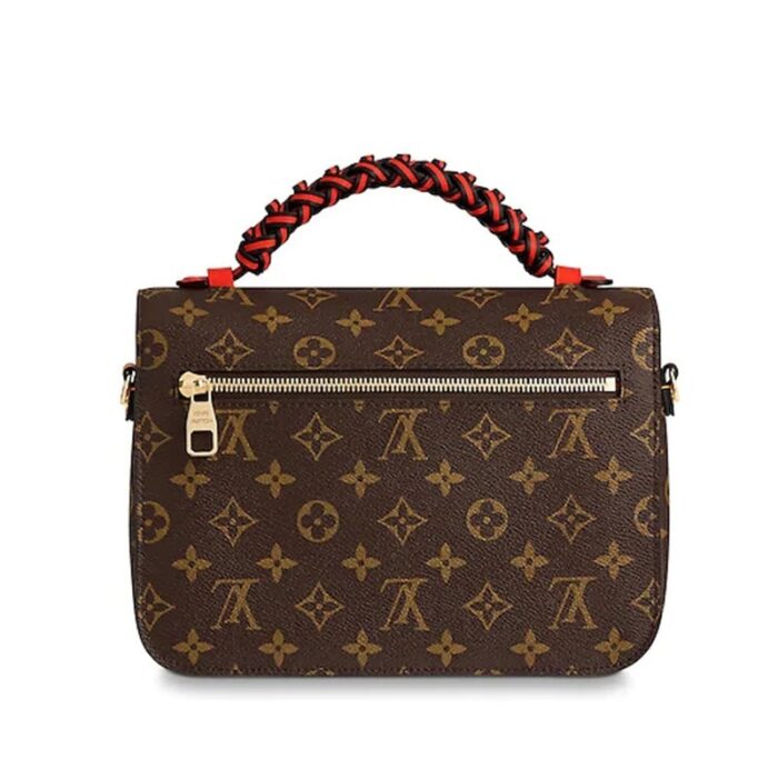 gives this Pochette Metis a unique appeal. The colorful smooth cowhide creates a pleasing contrast with the iconic Monogram canvas of this compact