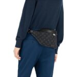 it can be worn around the waist
