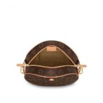 making it easy to carry across the body or over the shoulder.Detailed Features7.87 x 8.86 x 3.15 inches(Length x Height x Width)•L 8.8 x H 7.8 x W 3.1 inches•Monogram coated canvas exterior•Natural cowhide leather trim•Microfiber lining•Brushed gold-color hardware•Leather hole and mortise strap•Leather luggage tag•2 side buckles•Zip closure•Outside flat pocket at back•Inside back flat card pocket at backMore Information